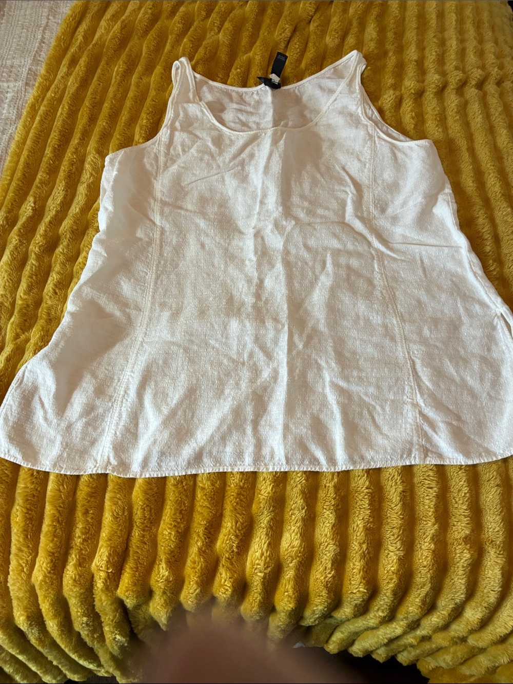 Eileen Fisher perfect white tank, L